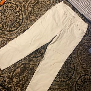 W62 relaxed crop white jeans